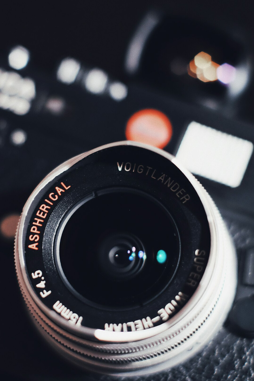 Professional camera with large lens close up